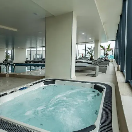Luxury Kln By Alezzi Mamaia Nord شقة *